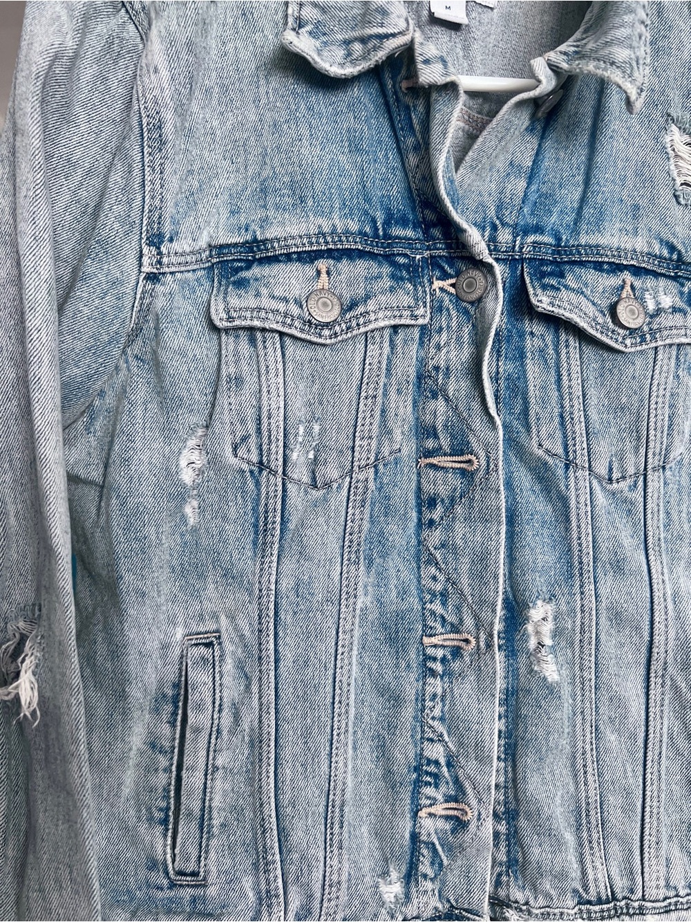 Old Navy Distressed Button Up Classic Denim Jacket Lightweight Holes Blue SZ M - Picture 4 of 11